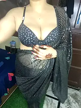 EmilyLeah – webcam model profile photo Image 4