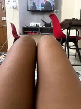 British_EmJess – webcam model profile photo Image 13