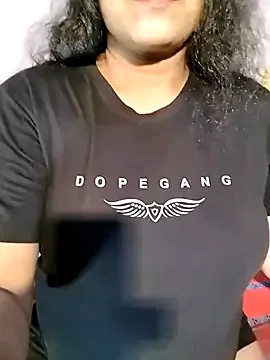 MiaTonyy – webcam model profile photo Image 2