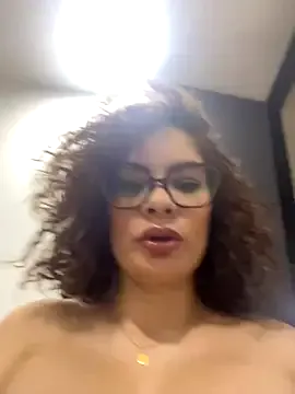 Anna-ya – webcam model profile photo Image 2