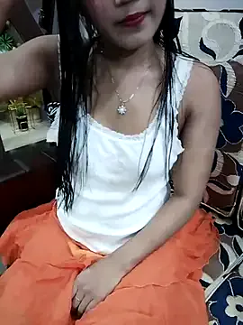 MiaTonyy – webcam model profile photo Image 3