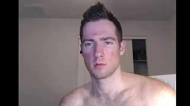 SheOnShe – webcam model profile photo Image 12