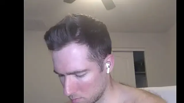 SheOnShe – webcam model profile photo Image 13