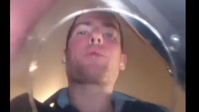 SheOnShe – webcam model profile photo Image 14