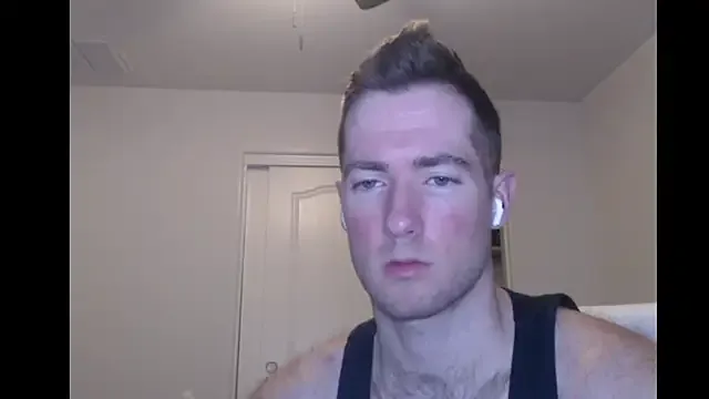 SheOnShe – webcam model profile photo Image 7