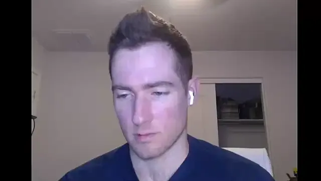 SheOnShe – webcam model profile photo Image 9