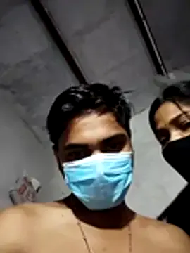 UKRaunchyRobyn – webcam model profile photo Image 3