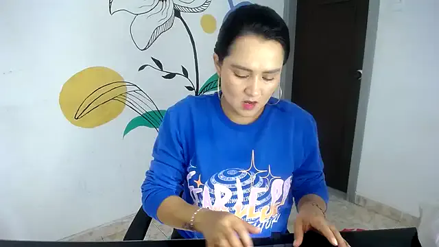 Ellalouisee89 – webcam model profile photo Image 4