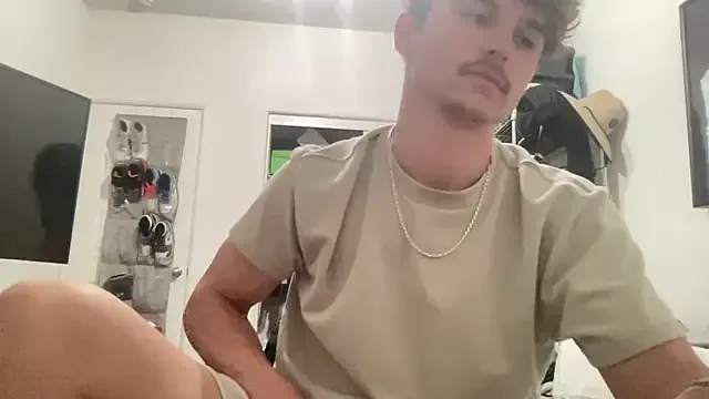 str8gaywannaplay – webcam model profile photo Image 3