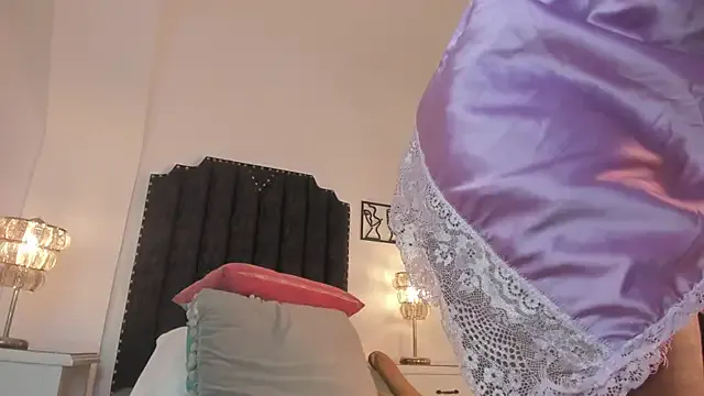 KaronVondielingen – webcam model profile photo Image 19