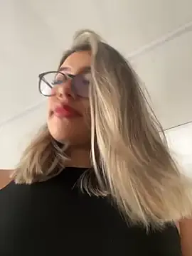 totodasha – webcam model profile photo Image 3