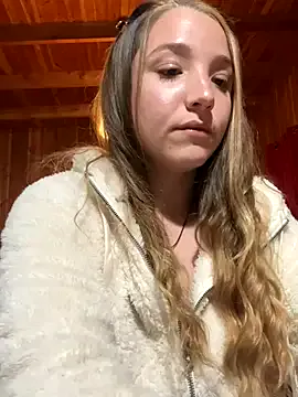 SashaVaughn – webcam model profile photo Image 12