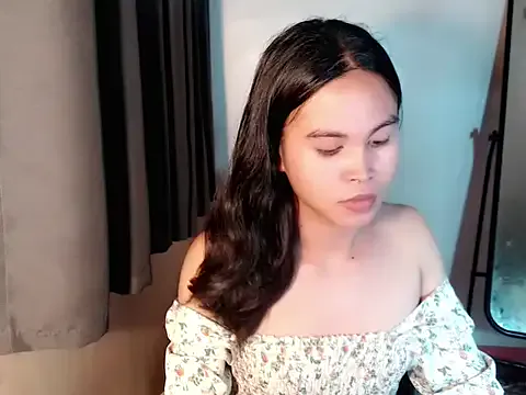 LizzieGreyX – webcam model profile photo Image 3