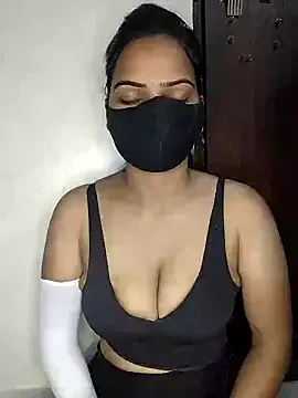 LizzieGreyX – webcam model profile photo Image 2