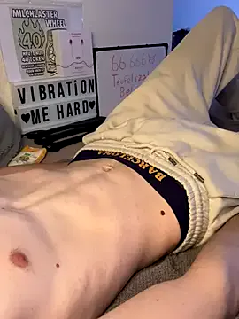 reeves_bae – webcam model profile photo Image 16