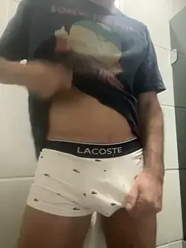 SheOnShe – webcam model profile photo Image 14