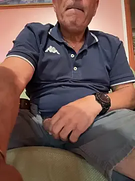 reeves_bae – webcam model profile photo Image 15