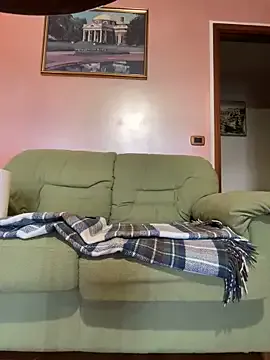 reeves_bae – webcam model profile photo Image 16