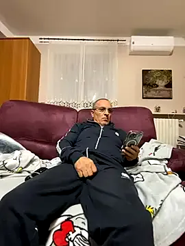 reeves_bae – webcam model profile photo Image 18