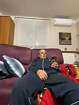 reeves_bae – webcam model profile photo Image 19