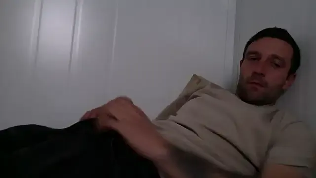 reeves_bae – webcam model profile photo Image 3