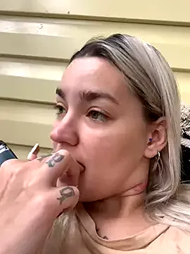 sarabecker – webcam model profile photo Image 10