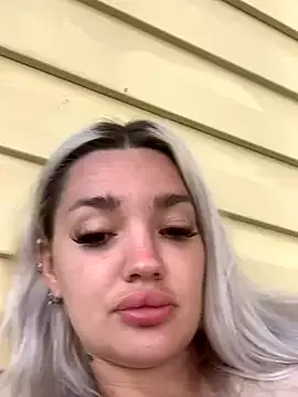 sarabecker – webcam model profile photo Image 4