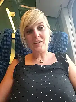 MistressLouUK – webcam model profile photo Image 10