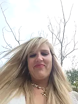 MistressLouUK – webcam model profile photo Image 15