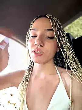 Jenifersplaypen – webcam model profile photo Image 9