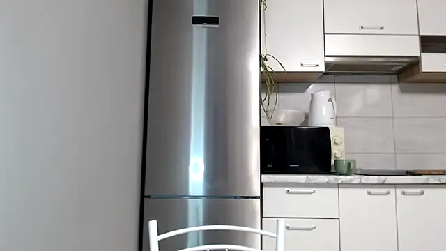 KateDivineUK – webcam model profile photo Image 6