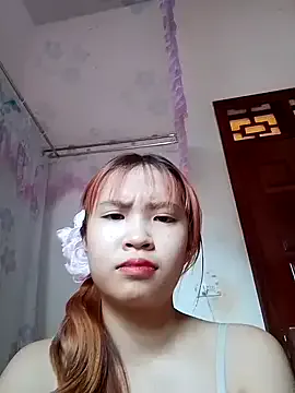 IzuryBlonde – webcam model profile photo Image 3