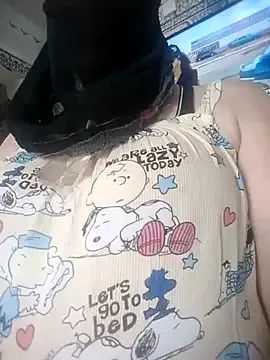 British_EmJess – webcam model profile photo Image 10