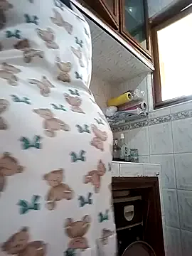 British_EmJess – webcam model profile photo Image 11