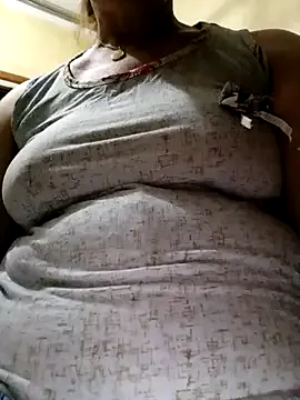 British_EmJess – webcam model profile photo Image 2