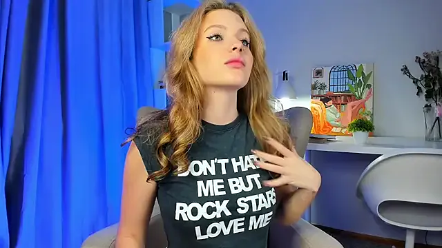 blondeangel_4u2 – webcam model profile photo Image 2