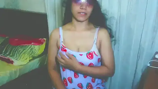 SashaVaughn – webcam model profile photo Image 17