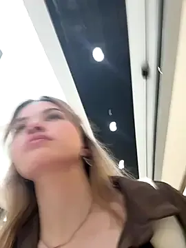 pinkys-slave – webcam model profile photo Image 2