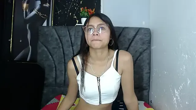 Ellalouisee89 – webcam model profile photo Image 3