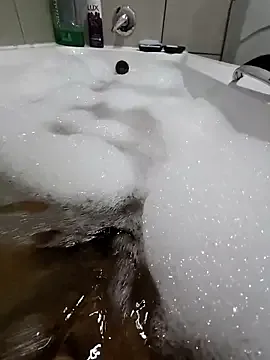 max04 – webcam model profile photo Image 12