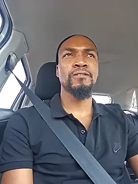 max04 – webcam model profile photo Image 14