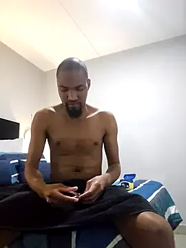 max04 – webcam model profile photo Image 15