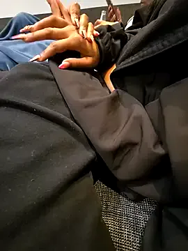 max04 – webcam model profile photo Image 7