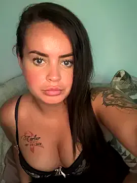 Libely – webcam model profile photo Image 16