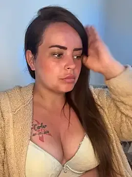 Libely – webcam model profile photo Image 3