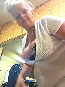 LekfullKitten – webcam model profile photo Image 7