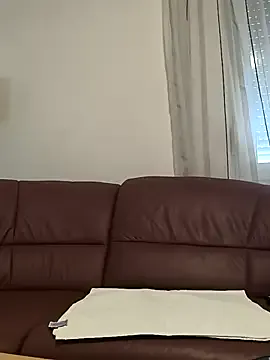 Paratrax – webcam model profile photo Image 10