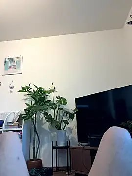 UKRaunchyRobyn – webcam model profile photo Image 4