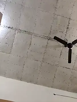 LoraDevine – webcam model profile photo Image 12