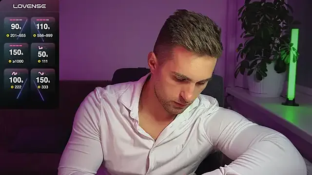 SashaVaughn – webcam model profile photo Image 15